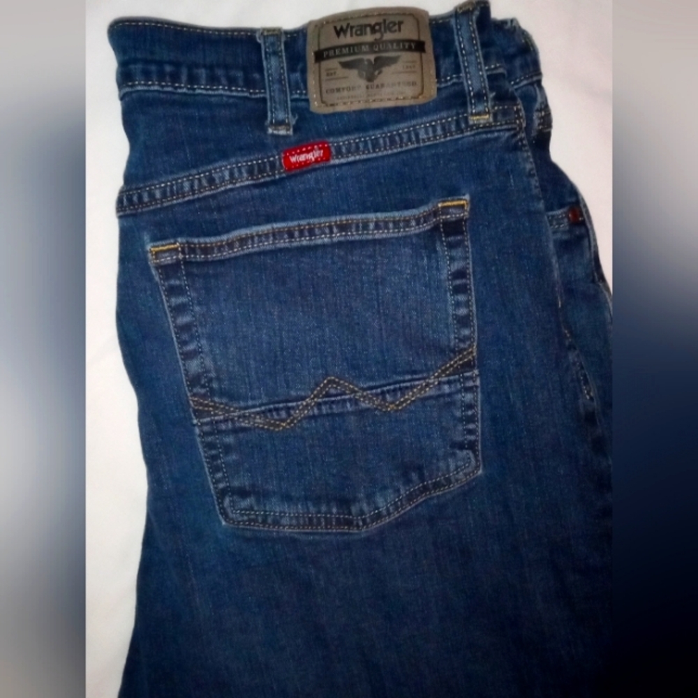 WRANGLER®~BiG & TaLL*~ Men's 5-STAR PREMIUM  RELAXED FIT JEANS 36"x34" Boot cut.